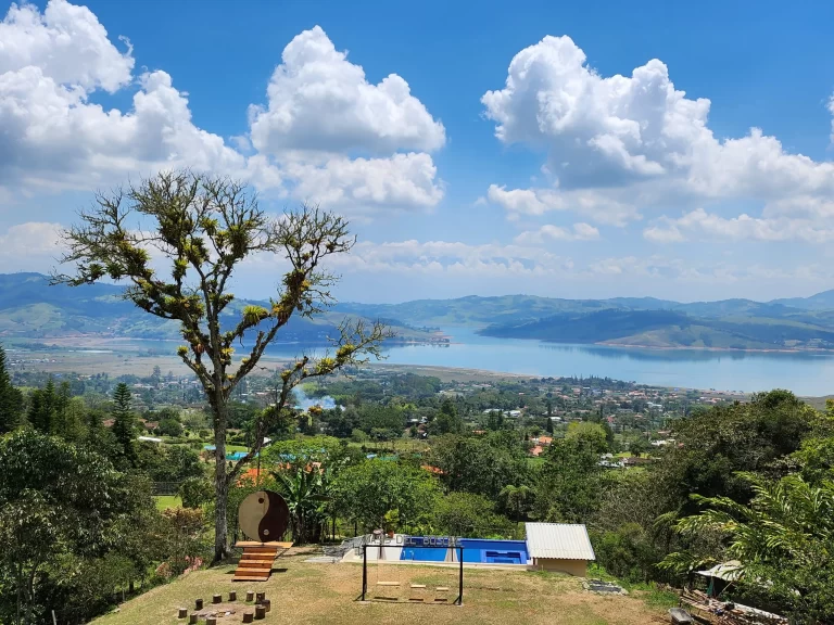 oasis del bosque vista al lago calima (2)